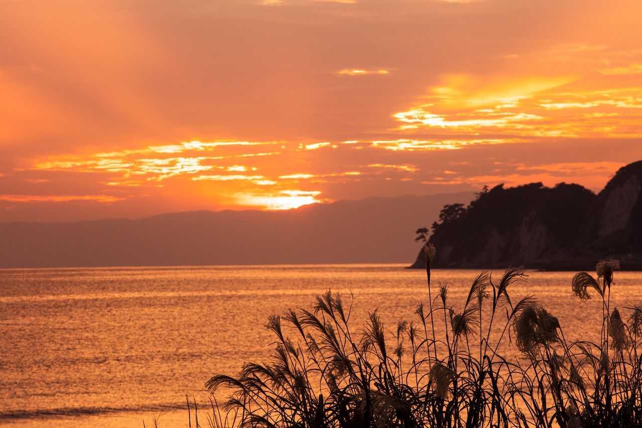 夕凪の由比ヶ浜 写真=原田寛